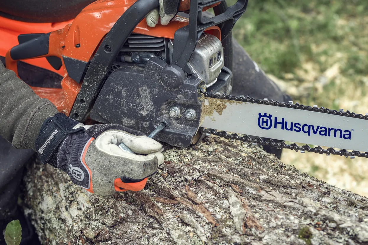 Husqvarna 135 Mark II Pilarka spalinowa z bocznym napinaczem łańcucha